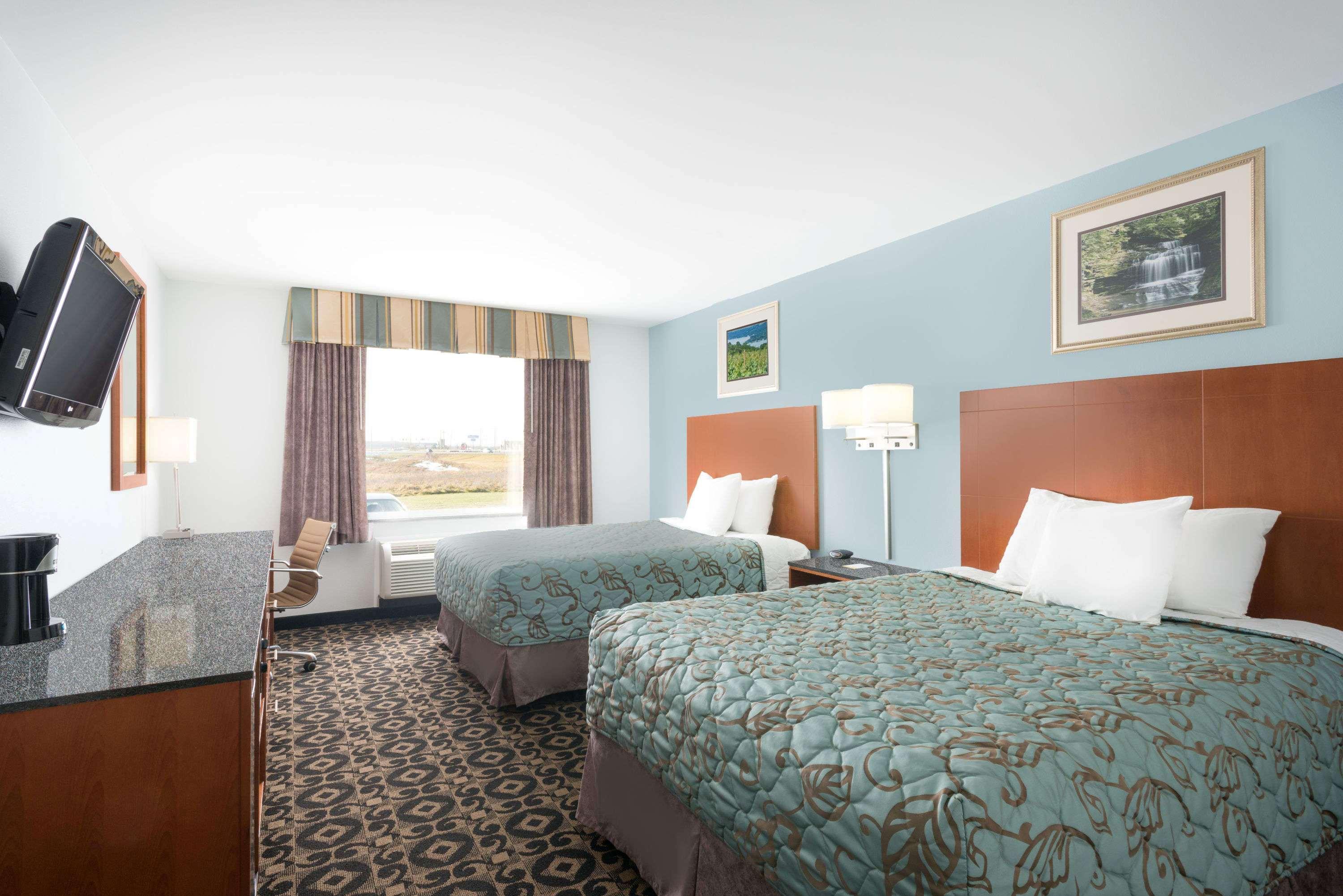 Days Inn By Wyndham Watertown Fort Drum Evans Mills Dış mekan fotoğraf