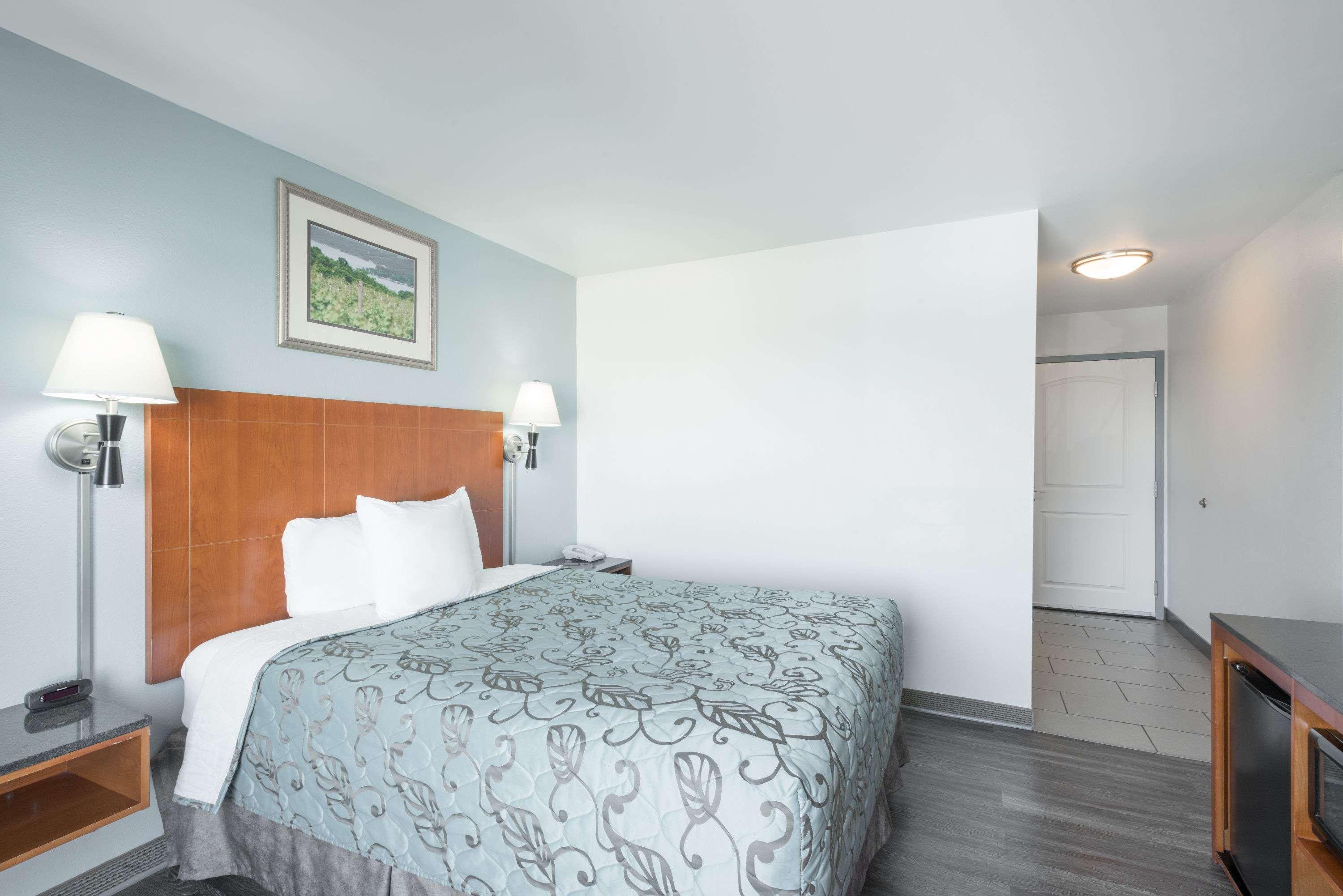 Days Inn By Wyndham Watertown Fort Drum Evans Mills Dış mekan fotoğraf