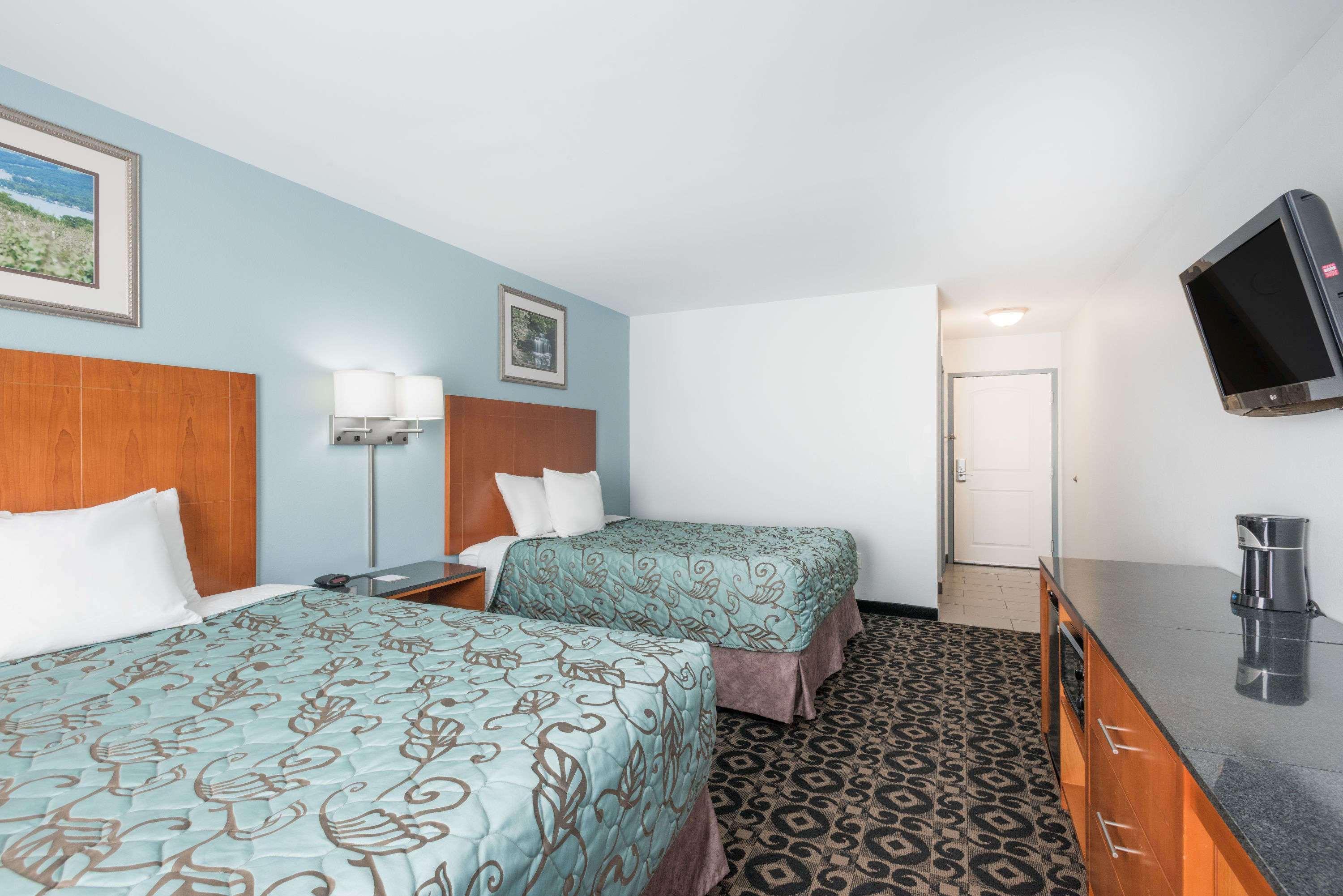 Days Inn By Wyndham Watertown Fort Drum Evans Mills Dış mekan fotoğraf