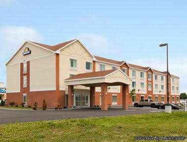 Days Inn By Wyndham Watertown Fort Drum Evans Mills Dış mekan fotoğraf